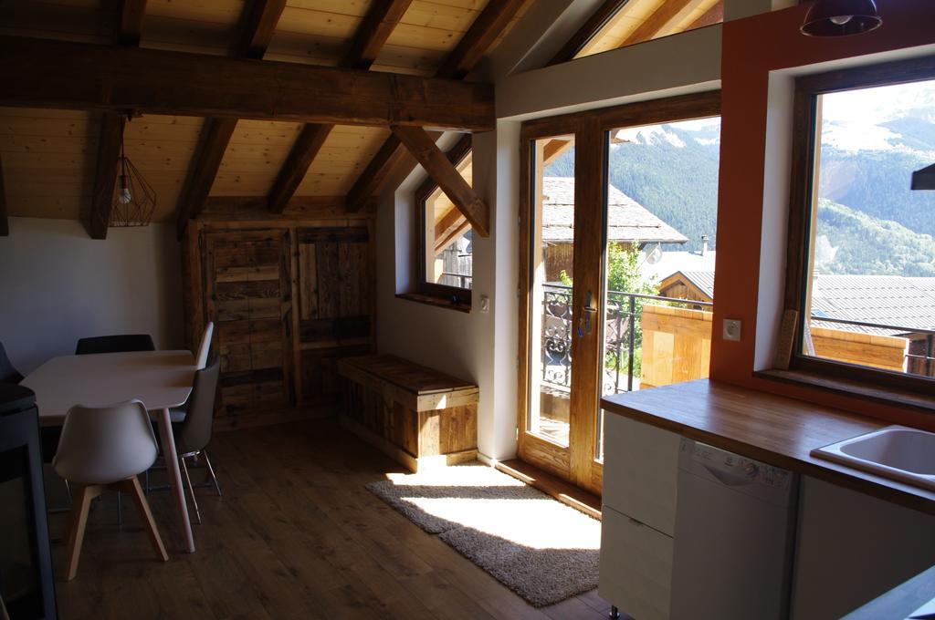 Bozel Petit Chalet Vieux Bois מראה חיצוני תמונה
